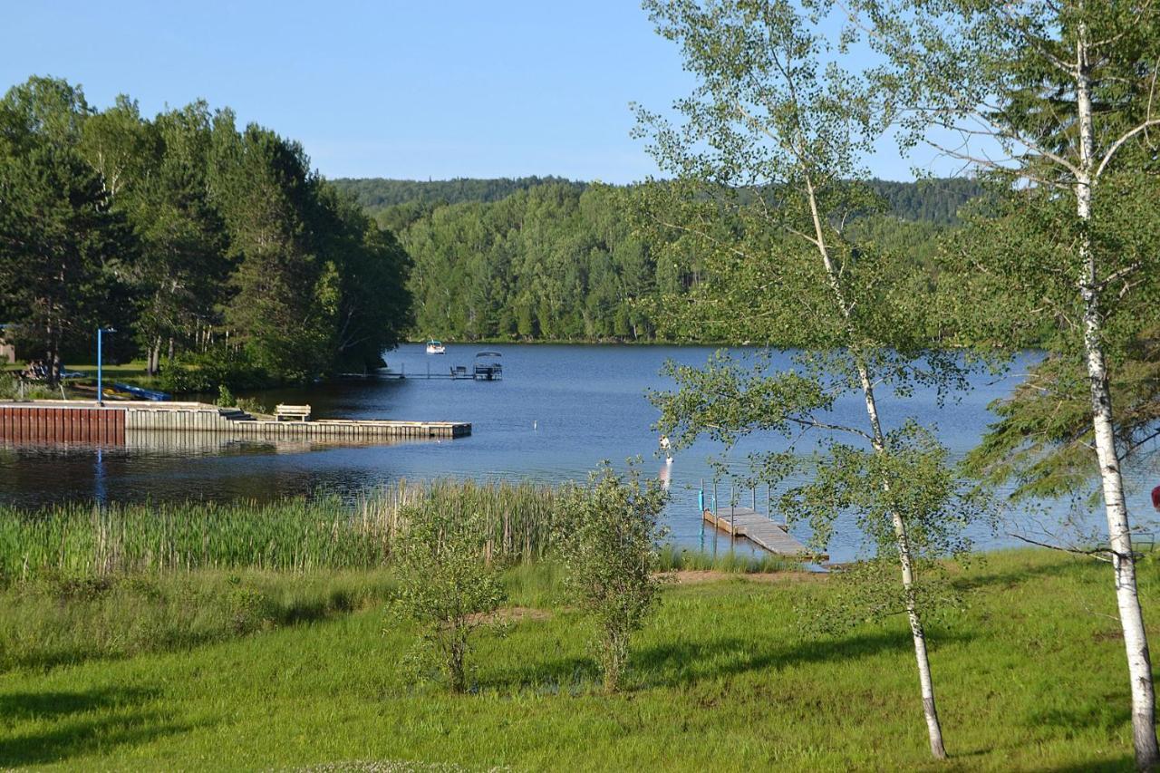 Les 4 Chalets - Le 605 Lac-Saint-Paul Exterior photo